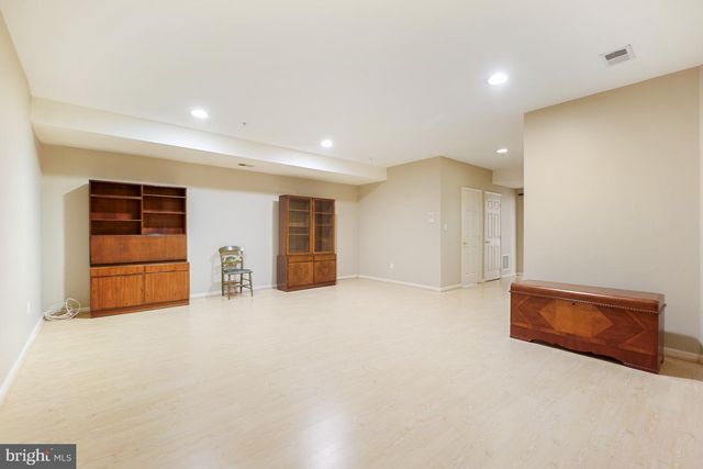 305 HART RD, Gaithersburg, MD 20878