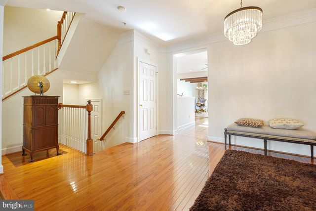 305 HART RD, Gaithersburg, MD 20878