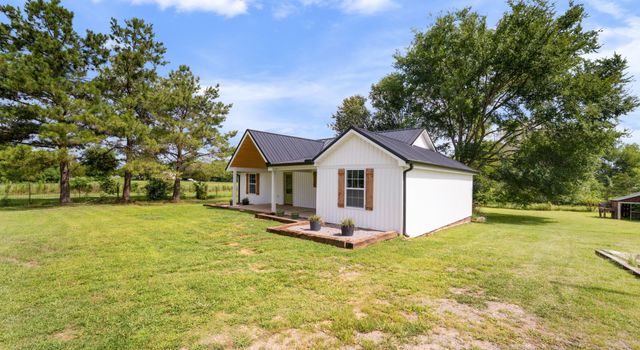 1601 Maple Valley Rd, Charlotte, TN 37036
