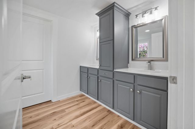 1601 Maple Valley Rd, Charlotte, TN 37036