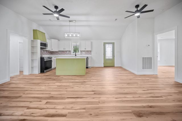 1601 Maple Valley Rd, Charlotte, TN 37036