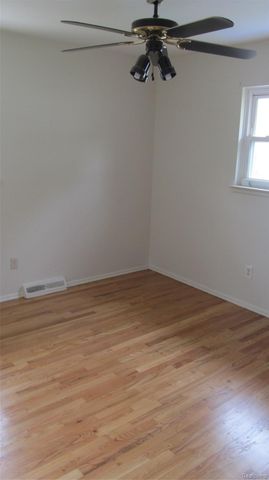 5652 WESTPOINT Street, Dearborn Heights, MI 48125