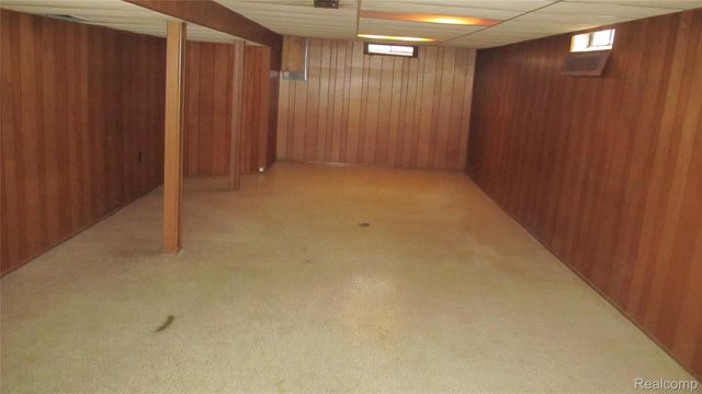 5652 WESTPOINT Street, Dearborn Heights, MI 48125