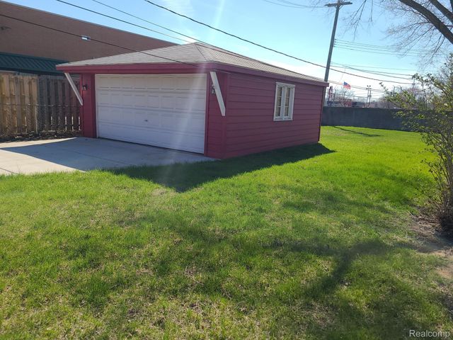 5652 WESTPOINT Street, Dearborn Heights, MI 48125