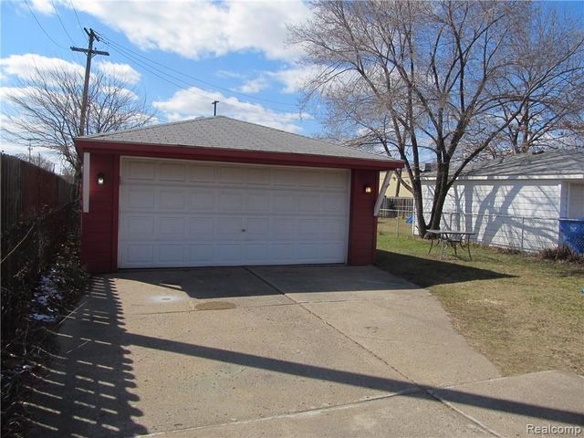 5652 WESTPOINT Street, Dearborn Heights, MI 48125