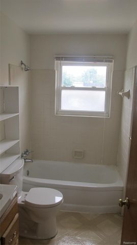 5652 WESTPOINT Street, Dearborn Heights, MI 48125