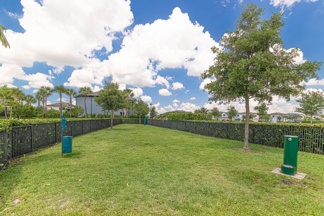 4460 Gramercy Drive, Oakland Park, FL 33309