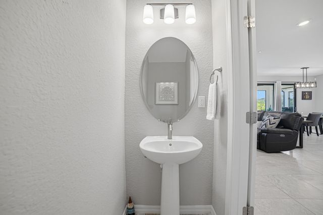 4460 Gramercy Drive, Oakland Park, FL 33309