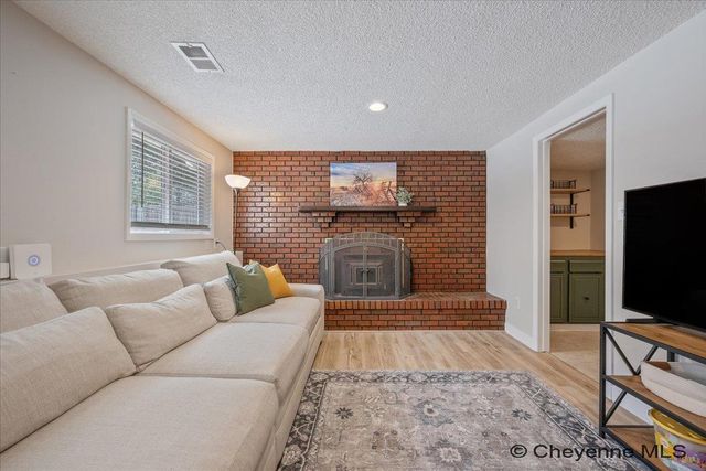 4932 GRANDVIEW AVE, Cheyenne, WY 82009