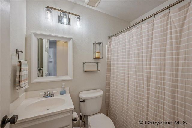 4932 GRANDVIEW AVE, Cheyenne, WY 82009