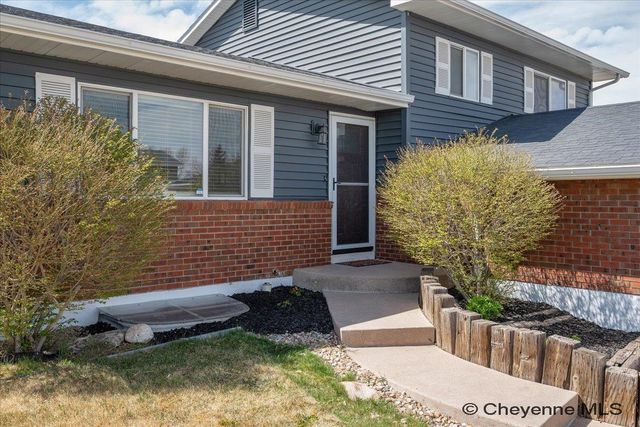 4932 GRANDVIEW AVE, Cheyenne, WY 82009
