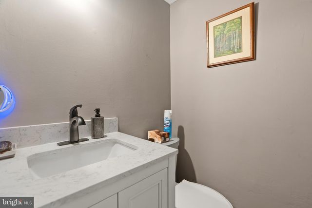 6 LANFORD RD, New Castle, DE 19720