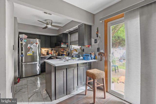 6 LANFORD RD, New Castle, DE 19720