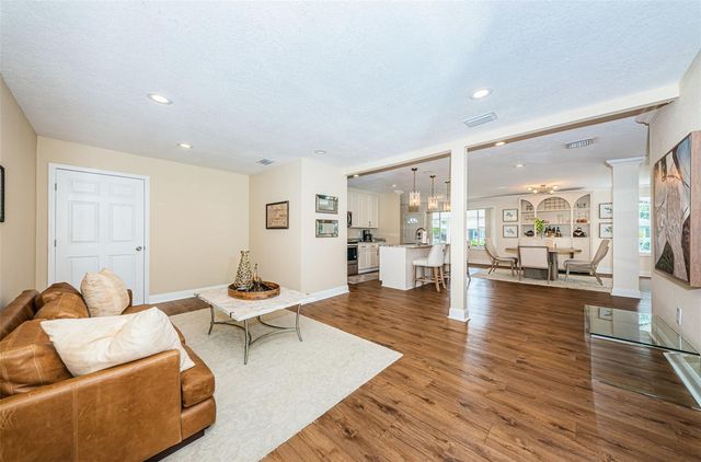 1735 23RD AVENUE N, St Petersburg, FL 33713