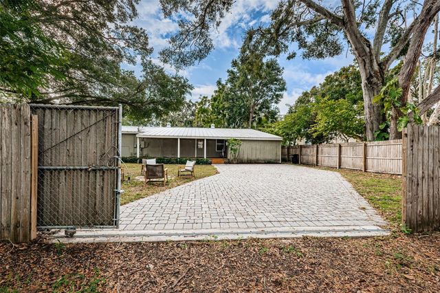 1735 23RD AVENUE N, St Petersburg, FL 33713