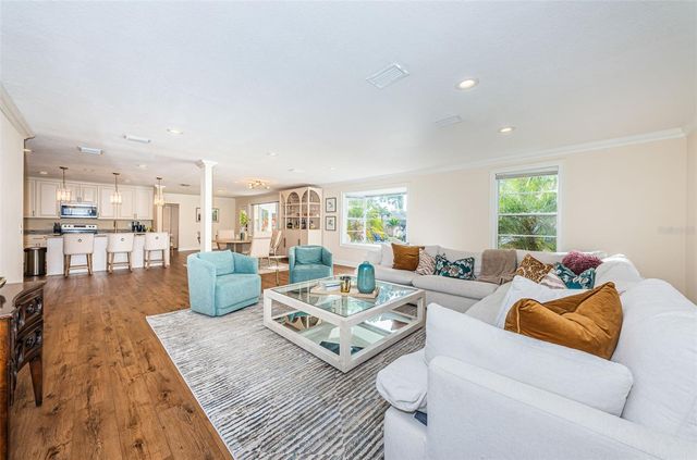 1735 23RD AVENUE N, St Petersburg, FL 33713