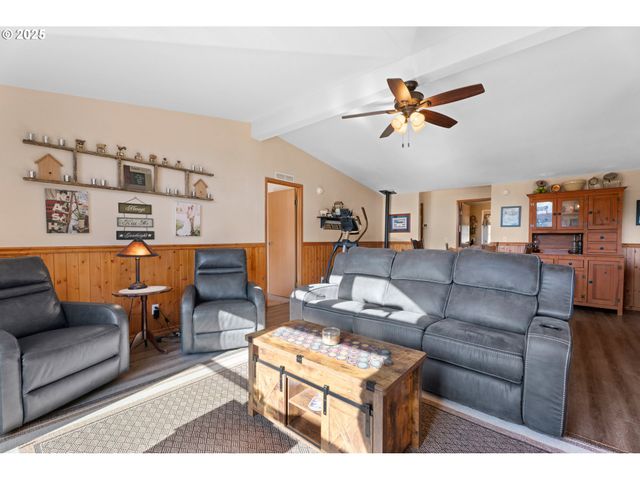 18863 S NORRY Ct, Mulino, OR 97042