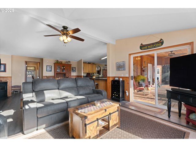 18863 S NORRY Ct, Mulino, OR 97042