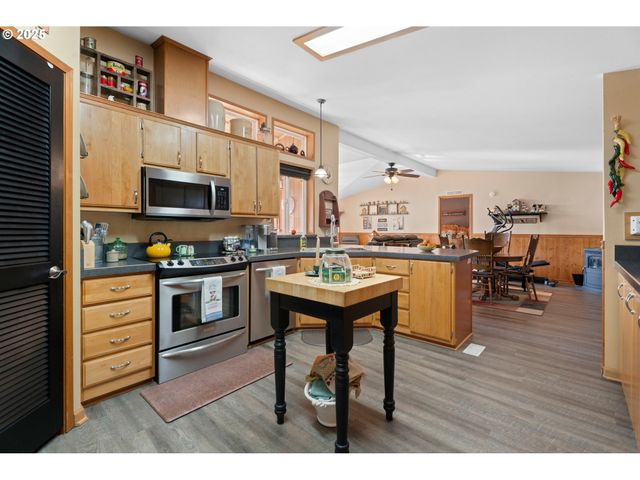 18863 S NORRY Ct, Mulino, OR 97042