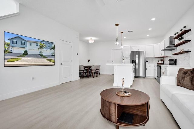 4508 Longwood Lake Square, Westlake, FL 33470