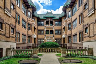 943 E Hyde Park Boulevard 3, Chicago, IL 60615