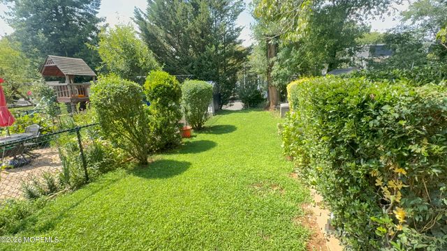 27 Barker Avenue, Shrewsbury Twp, NJ 07724