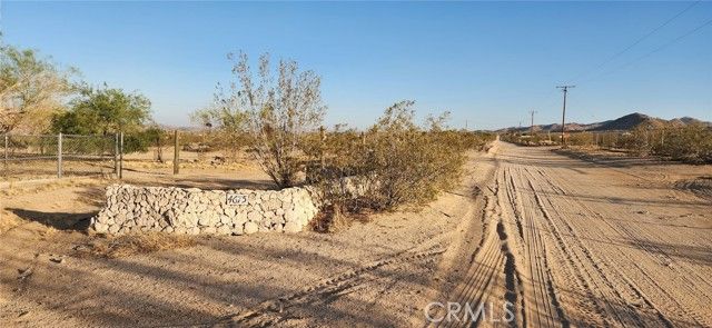 4675 Kickapoo Trail, Landers, CA 92285