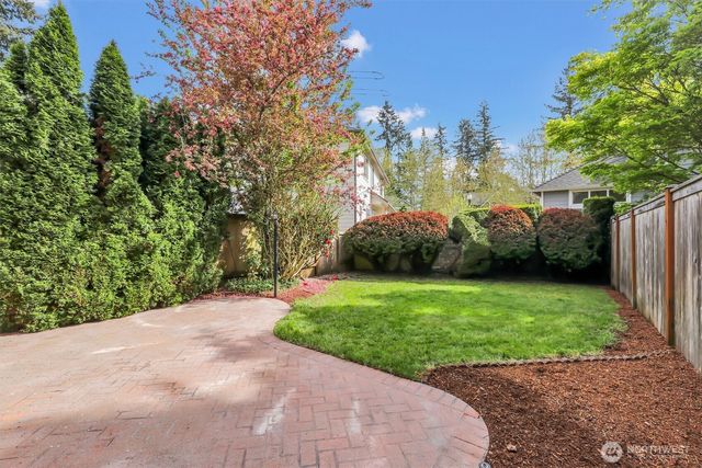 18397 NE 97th Court, Redmond, WA 98052