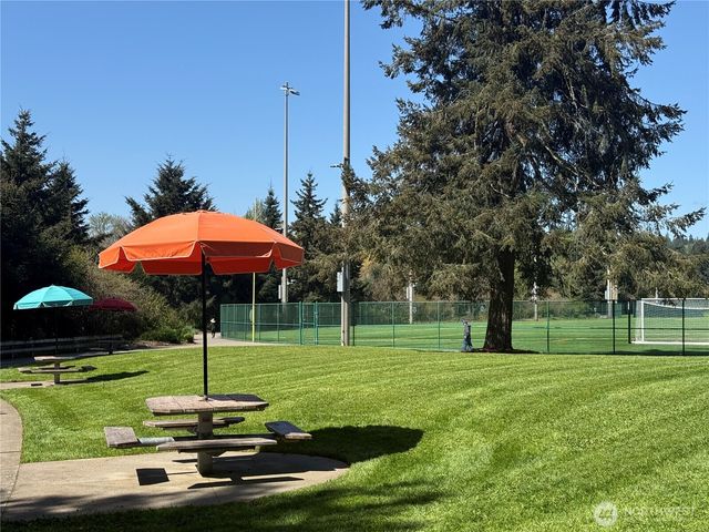 18397 NE 97th Court, Redmond, WA 98052