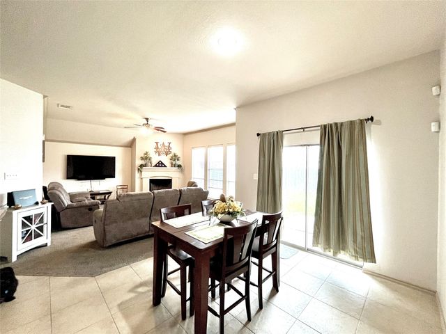 1113 Devonshire Drive, Glenn Heights, TX 75154