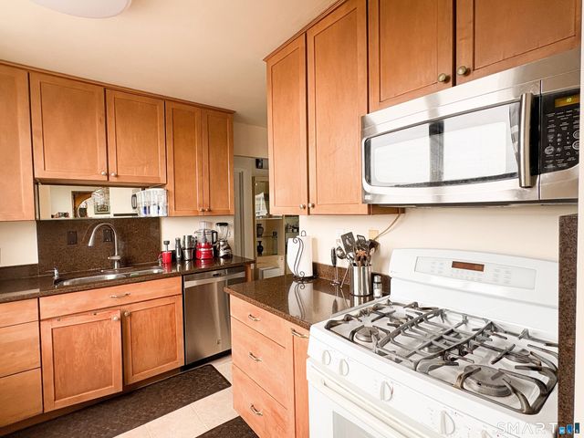 50 Glenbrook Road APT 9C, Stamford, CT 06902