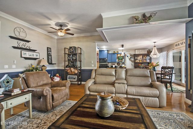 9521 Cherokee Trl, Crossville, TN 38572
