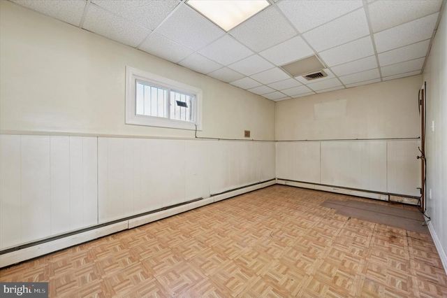 151 LONG LN, Upper Darby, PA 19082