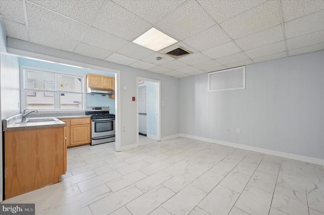 151 LONG LN, Upper Darby, PA 19082