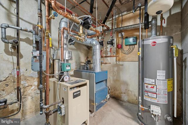 151 LONG LN, Upper Darby, PA 19082