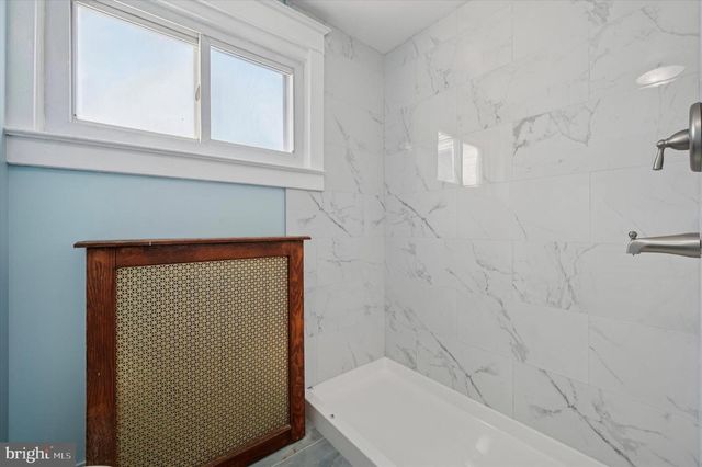 151 LONG LN, Upper Darby, PA 19082