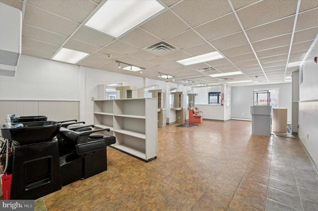 151 LONG LN, Upper Darby, PA 19082