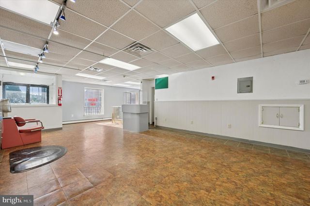 151 LONG LN, Upper Darby, PA 19082