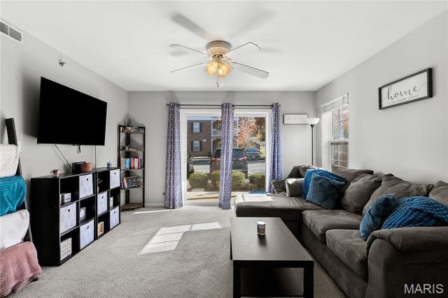 412 Saravalle Drive, St Peters, MO 63376