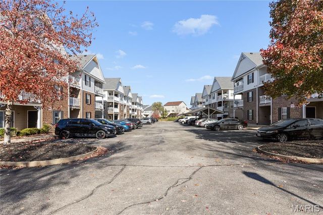 412 Saravalle Drive, St Peters, MO 63376