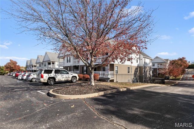 412 Saravalle Drive, St Peters, MO 63376