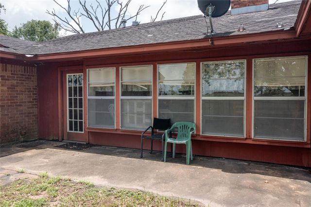 270 Bode Street, El Campo, TX 77437