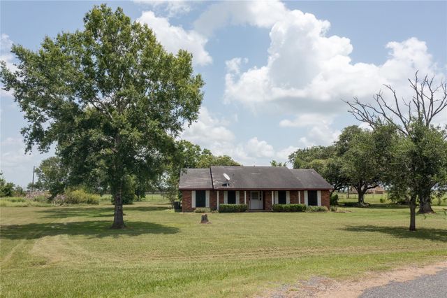 270 Bode Street, El Campo, TX 77437