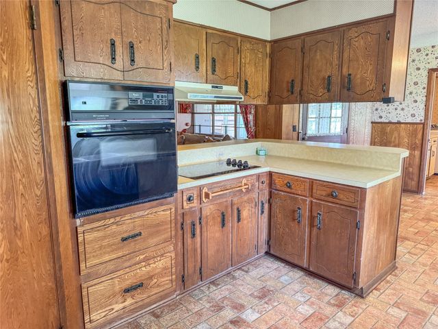 270 Bode Street, El Campo, TX 77437