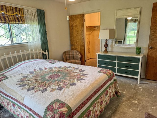 270 Bode Street, El Campo, TX 77437