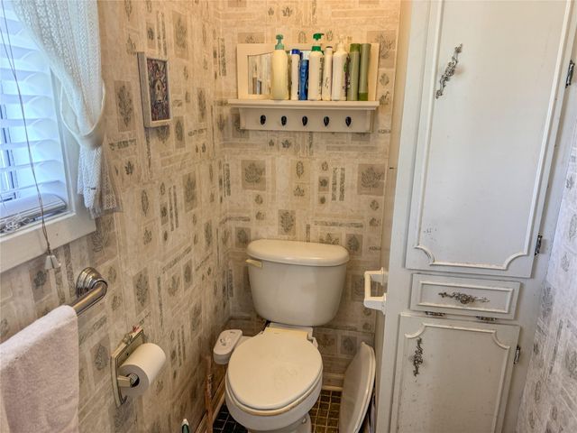 270 Bode Street, El Campo, TX 77437