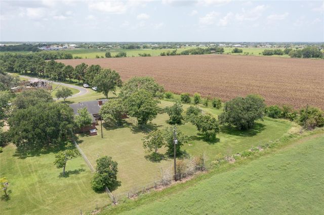270 Bode Street, El Campo, TX 77437
