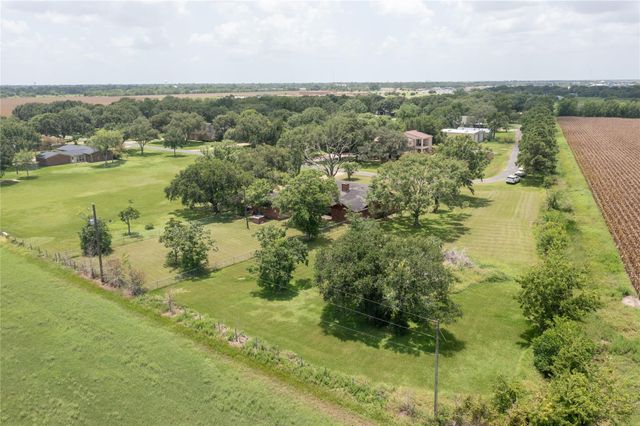 270 Bode Street, El Campo, TX 77437