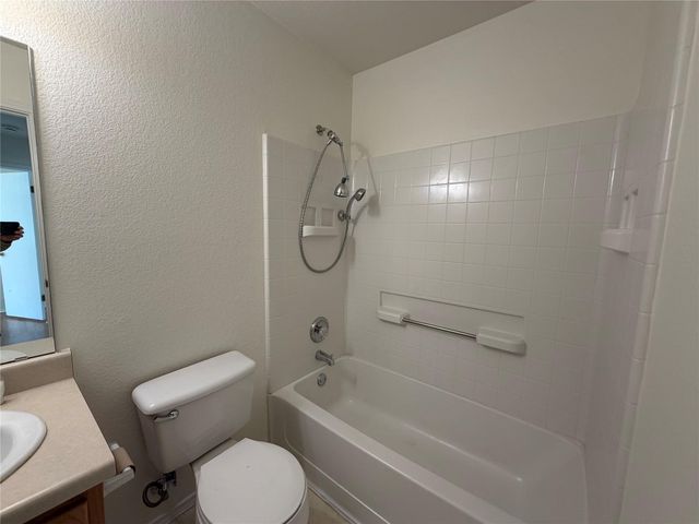 917 W South ST, Leander, TX 78641