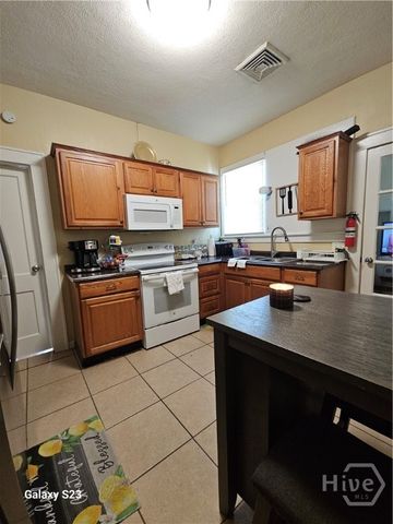 2010 Bolling Street, Savannah, GA 31404